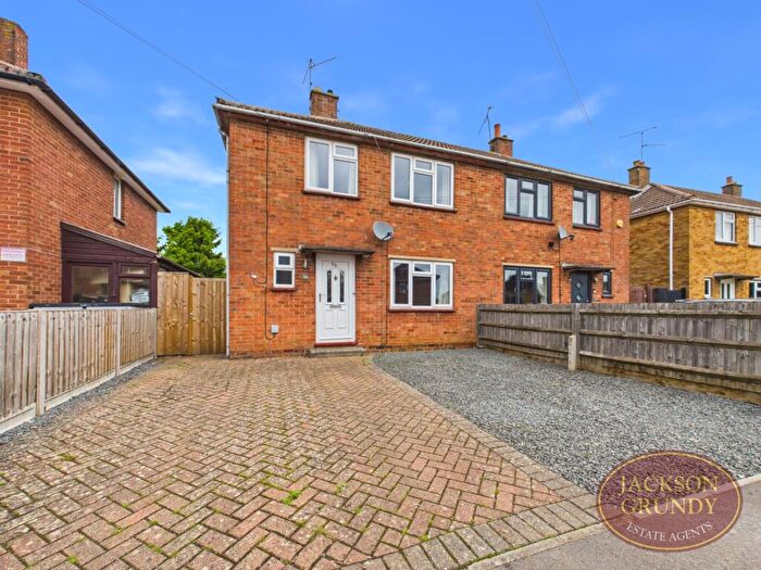 2 Bedroom Semi-Detached House For Sale In Highfield Road, The Headlands, NN11