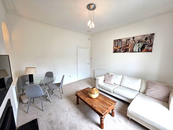 2 Bedroom Flat To Rent In Northfield Place, Rosemount, Aberdeen, AB25