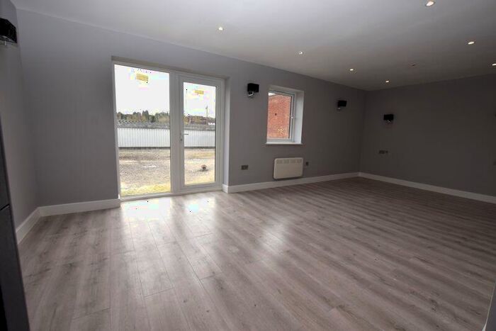 Apartment To Rent In High Street, Alton, GU34