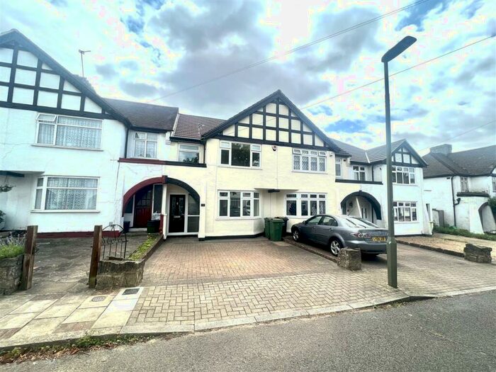 3 Bedroom Terraced House To Rent In Ruskin Walk, Bromley, BR2