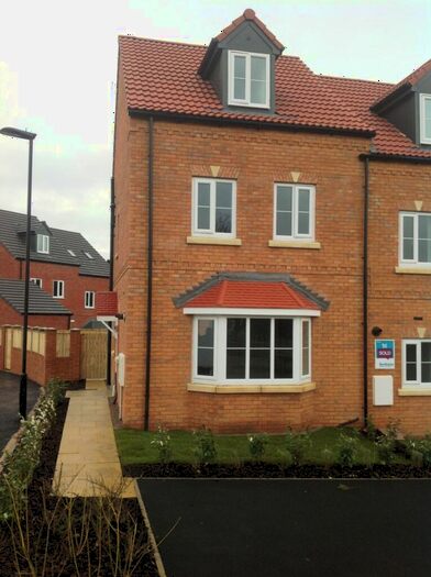 4 Bedroom Terraced House To Rent In Kingfisher Drive, S64