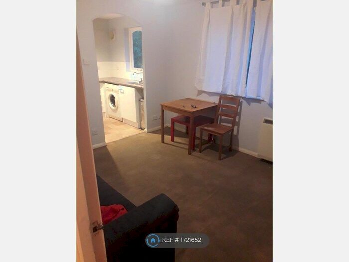 1 Bedroom Flat To Rent In Bridge Meadows, London, SE14