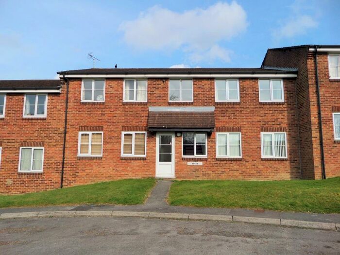 1 Bedroom Flat To Rent In Gordon Close, Haywards Heath, RH16