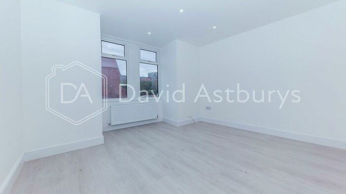 2 Bedroom Apartment To Rent In Vale Road, Finsbury Park, London, N4