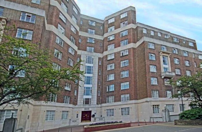 Studio To Rent In Kings Court, Hamlet Gardens, London, W6
