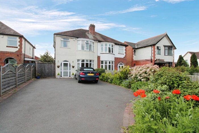 3 Bedroom Semi-Detached House For Sale In Enderby Road, Leicester, LE8