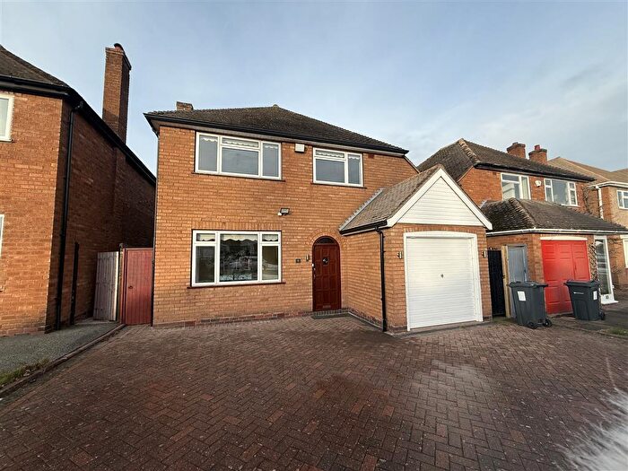 3 Bedroom Detached House To Rent In Braemar Road, Sutton Coldfield, B73