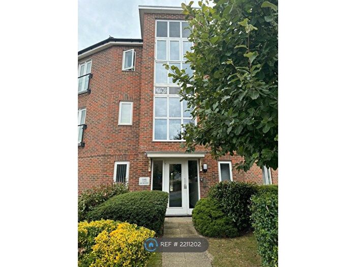 2 Bedroom Flat To Rent In Thistle Hill Way, Minster On Sea, Sheerness, ME12