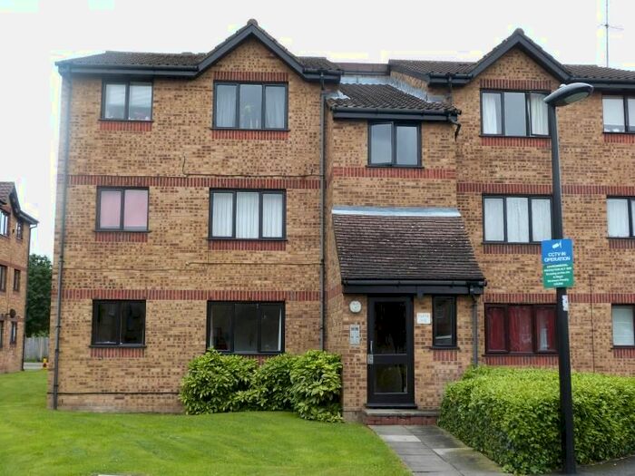 Studio To Rent In Chaffinch Close, Edmonton, N9