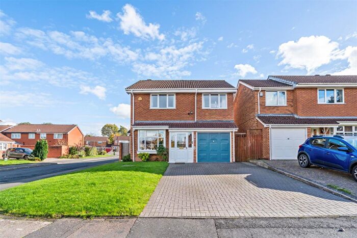 4 Bedroom Detached House For Sale In Stoneythorpe Close, Solihull, B91