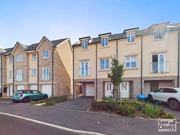 4 Bedroom End Of Terrace House For Sale In Oxleaze Way, Paulton, BS39