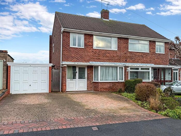3 Bedroom Semi Detached House For Sale In Clumber Drive, Radcliffe-On-Trent, Nottingham, NG12