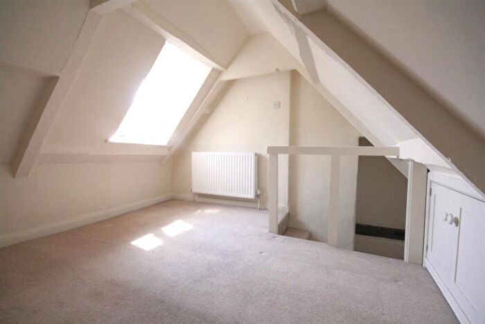2 Bedroom Cottage For Sale In Mill Road, Salisbury, SP2