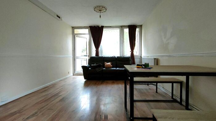 2 Bedroom Flat To Rent In Vincent Road, Woolwich, SE18