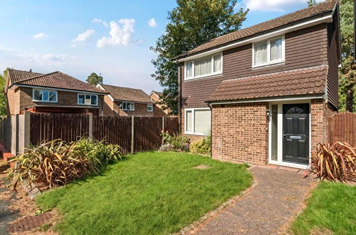 3 Bedroom Detached House For Sale In Keswick Close, Camberley, GU15