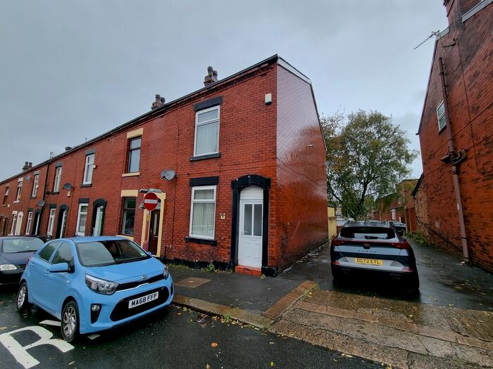 2 Bedroom End Of Terrace House To Rent In Hope Street, Dukinfield, Cheshire, SK16