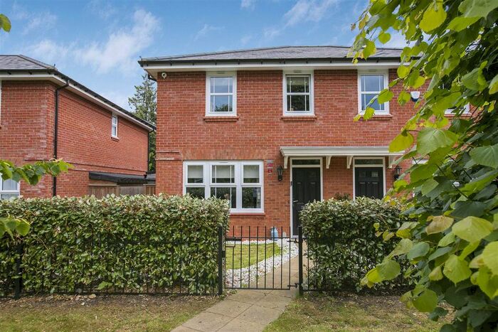 3 Bedroom Semi-Detached House For Sale In Lime Way, Shenley, Radlett, WD7
