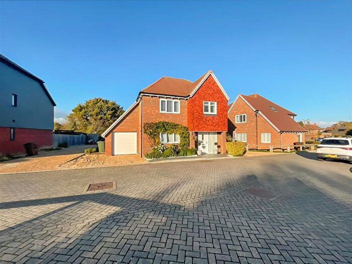 3 Bedroom Detached House For Sale In Kings Close, Ashford, Kent, TN26