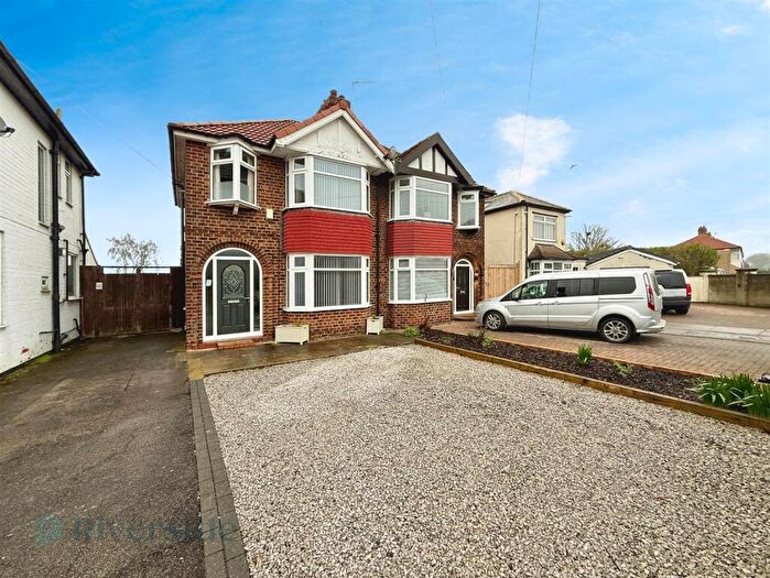 3 Bedroom Semi-Detached House For Sale In Wold Road, Hull, HU5