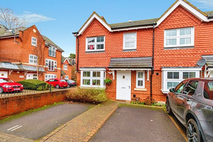 3 Bedroom End Of Terrace House For Sale In Archers Road, Banister Park, Southampton, Hampshire, SO15
