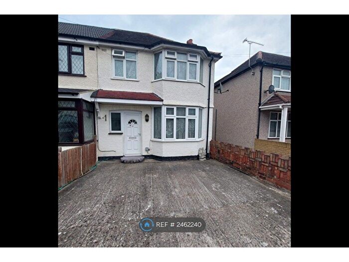 3 Bedroom End Of Terrace House To Rent In Hayes, Hayes, UB4