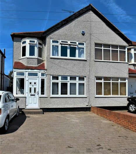 3 Bedroom Property To Rent In The Drive, Collier Row, Romford RM5