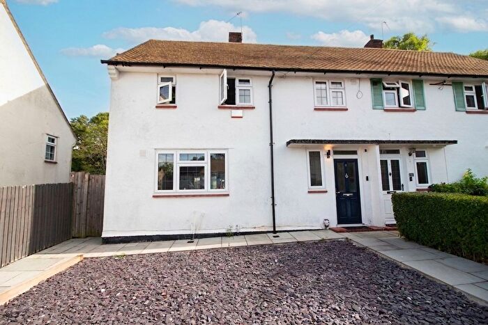 3 Bedroom Semi Detached House For Sale In Muirfield Green, South Oxhey, Watford, WD19
