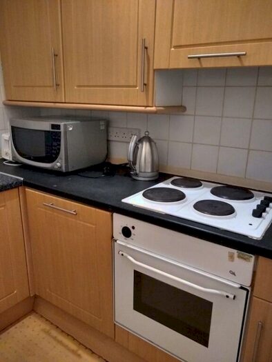 3 Bedroom Flat To Rent In Duke Street, City Centre, Edinburgh, EH6