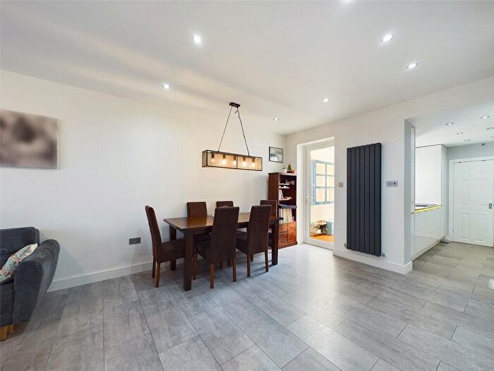 3 Bedroom Terraced House For Sale In Linden Road, Gloucester, Gloucestershire, GL1