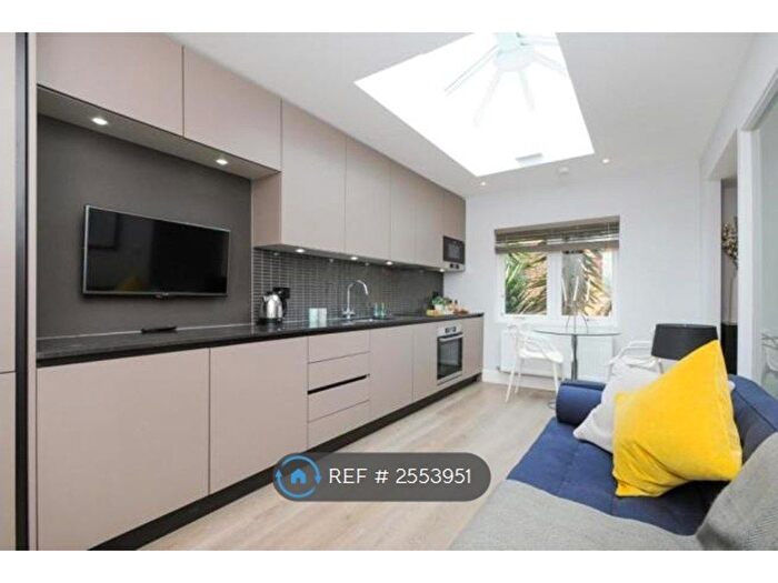 Studio To Rent In Askew Crescent, London, W12