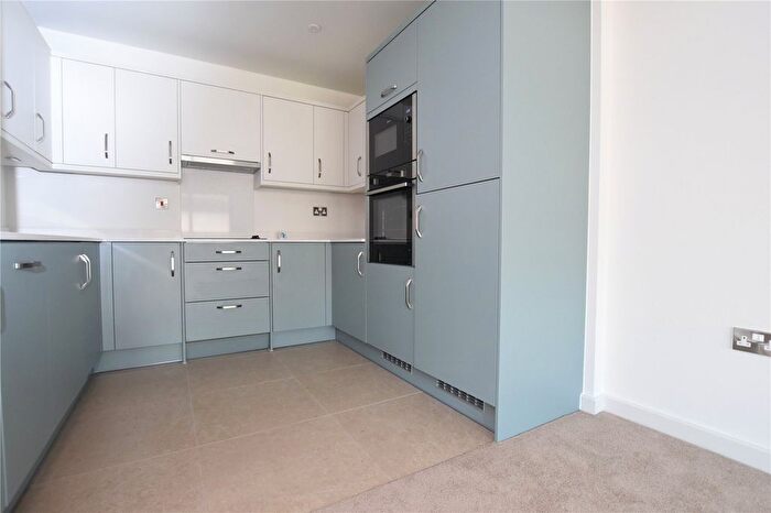 1 Bedroom Flat For Sale In Paul Street, Taunton, Somerset, TA1