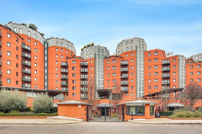 2 Bedroom Flat To Rent In New Atlas Wharf, Arnhem Place, Isle Of Dogs, London, E14