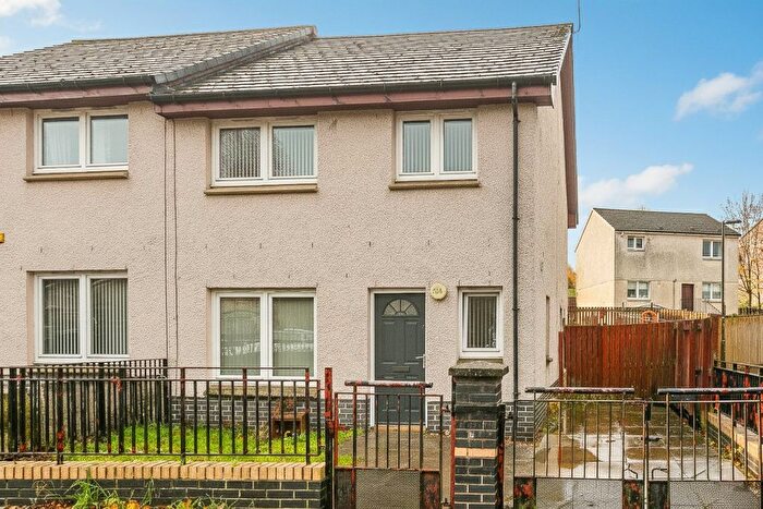 3 Bedroom Semi Detached House For Sale In Clovenstone Park, Edinburgh, EH14