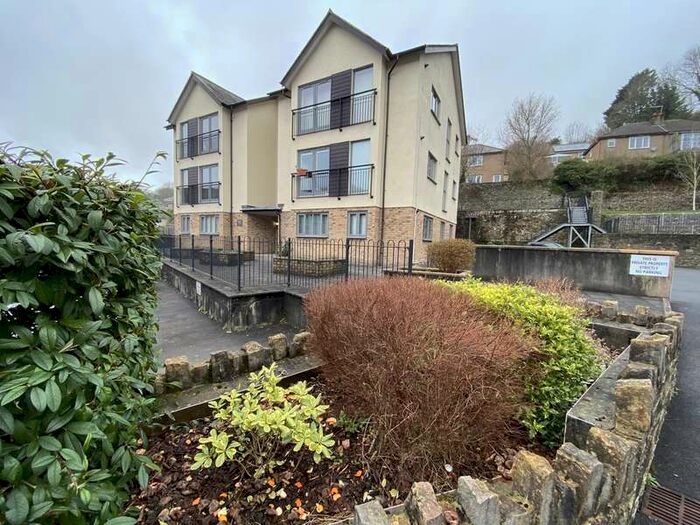 2 Bedroom Flat To Rent In Tavistock, PL19