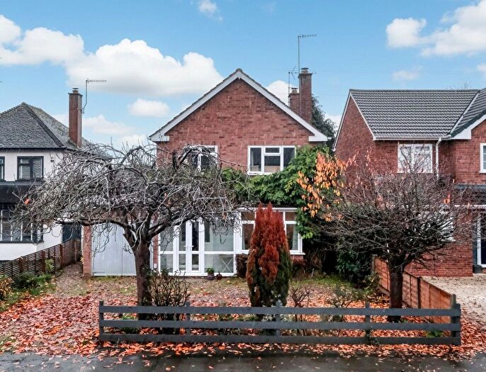 3 Bedroom Detached House For Sale In Bevere Close, Worcester, WR3