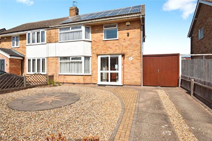 3 Bedroom Semi Detached House For Sale In Sussex Road, Wigston, Leicestershire, LE18