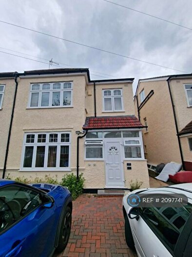 3 Bedroom Flat To Rent In Westmorland Road, Harrow, HA1