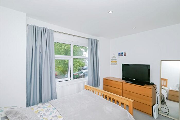 2 Bedroom Flat For Sale In Romilly Road, Barry, CF62