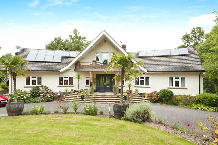 6 Bedroom Detached House For Sale In Herons Close, Copthorne, Crawley, Surrey, RH10