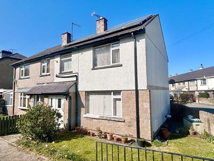 3 Bedroom Semi-Detached House For Sale In Llanerch Estate, Rowen, LL32