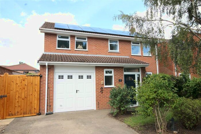 4 Bedroom Detached House For Sale In Beech Close, Scruton, Northallerton, DL7