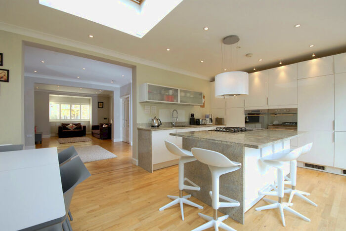 5 Bedroom Detached House To Rent In Barry Road, SE22