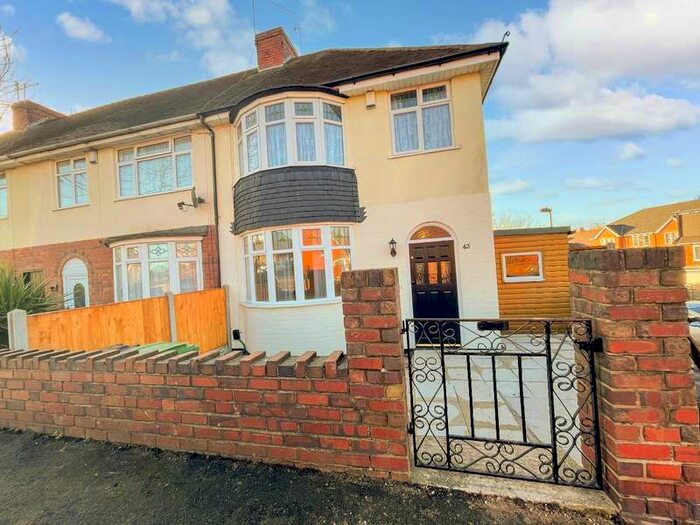 3 Bedroom Semi-Detached House To Rent In Bell Street, Pensnett, Brierley Hill, DY5