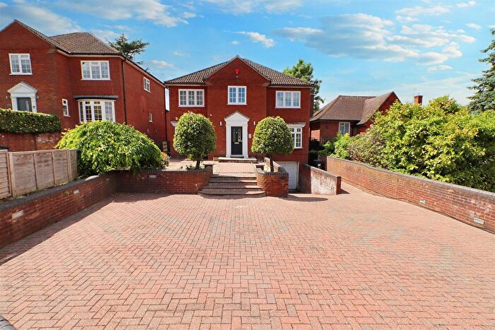 5 Bedroom Detached House To Rent In Deacons Hill Road, Elstree, Borehamwood, WD6