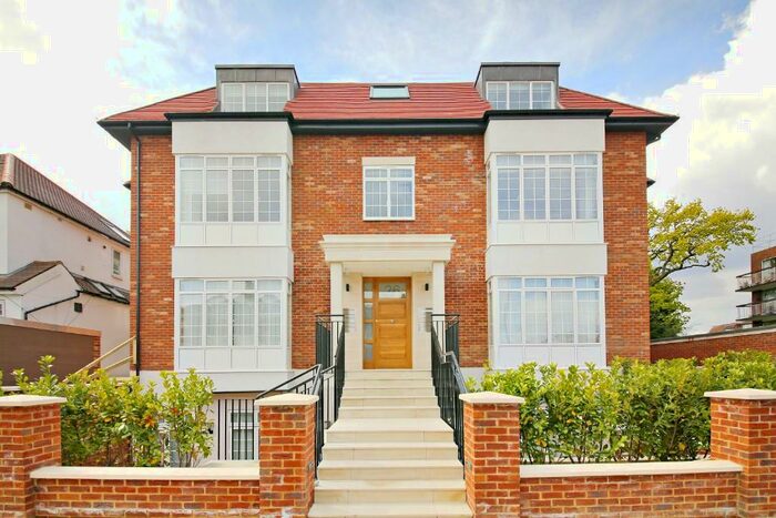 2 Bedroom Apartment To Rent In Beechcroft Avenue, London, NW11