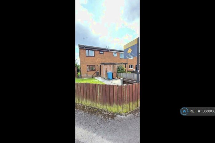 3 Bedroom End Of Terrace House To Rent In Bennett Drive, Salford, M7