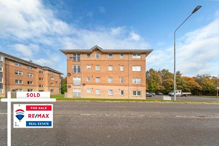 2 Bedroom Flat For Sale In Swallow Brae, Ladywell, Livingston, EH54