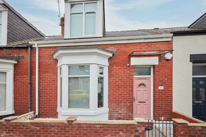 4 Bedroom Cottage To Rent In Hawarden Crescent, Barnes, SR4