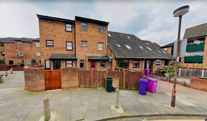 4 Bedroom Maisonette To Rent In Empire Wharf, Mudchute, Island Gardens, Canary Wharf, London, E14