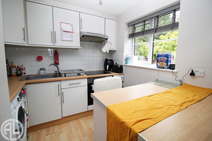1 Bedroom Apartment For Sale In Chagny Close, Letchworth Garden City, SG6